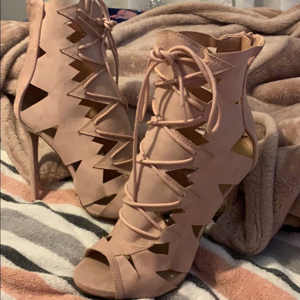 Rose pink heels! 8.5